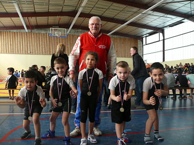 Medaille poussin a club opt